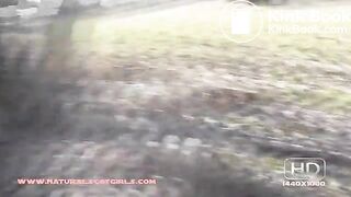 NSG good brune shitting in foret