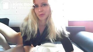 Blonde big round ass