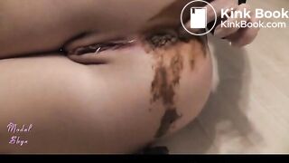 skye piss poop touch butthole