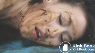 Japanese-Lesbian-Scat-1