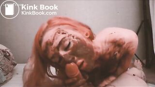 Süßes Girl spielt mit Kaviar - Une rousse souillon dfque sur les testicules de son jules