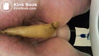 amateur fat girl dumps on the toilet