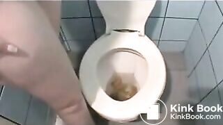 2 girls toilet