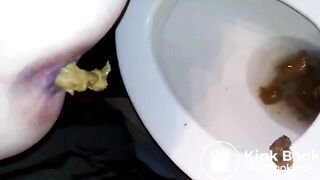 961 Plopping in the dunny