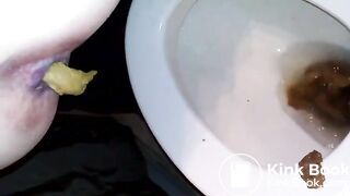 961 Plopping in the dunny