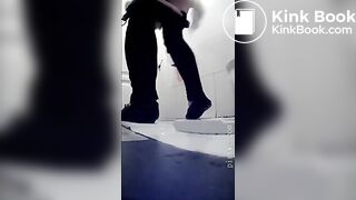 floor toilet shitting