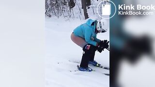Amateur skiing and pooping