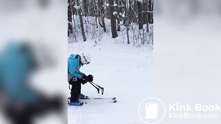 Amateur skiing and pooping