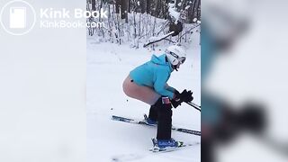 Amateur skiing and pooping