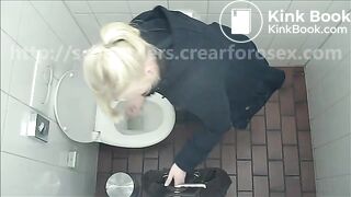 chubby girl had to poop