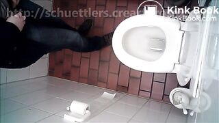 chubby girl had to poop