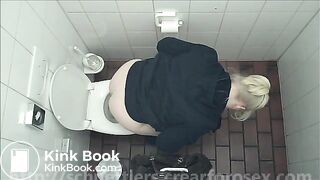 chubby girl had to poop