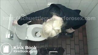 chubby girl had to poop