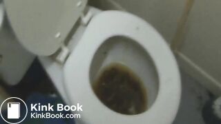 Sophie Dirty Talking while shitting