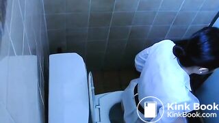Korean Woman Pooping