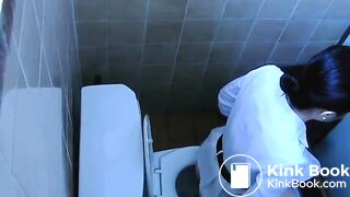 Korean Woman Pooping