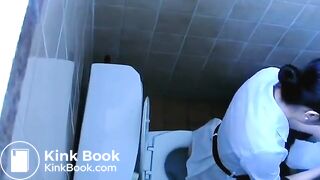 Korean Woman Pooping