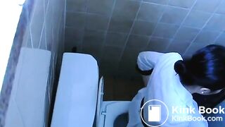 Korean Woman Pooping