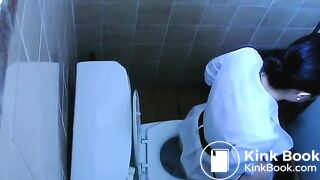 Korean Woman Pooping