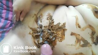 Auf den Bauch gekackt und abgespritzt