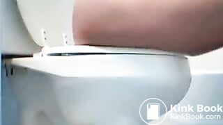 women taking shits 2