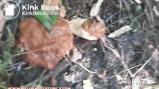 Woman shitting in the bushes - Pooping and pissing girls Poo