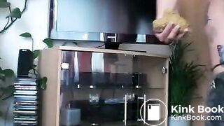 huge shit in her hand