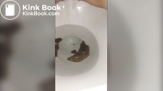 Argentine GF Shitting on toilet