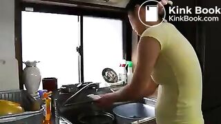 Caca dessus à la cuisine