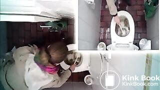 desperate_gal_blocks_toilet