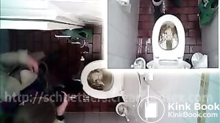 desperate_gal_blocks_toilet