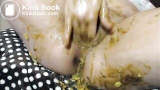 sexy_shitting_woman11