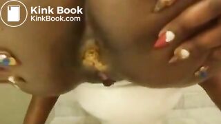 Bubble butt ebony girl pooping on her boyfriend On shittytub