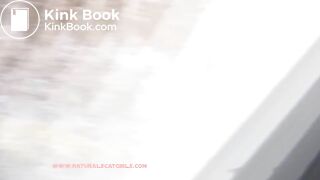 NSG good brune pooping neige