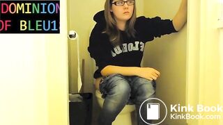 Girls Toilet Shitting_1