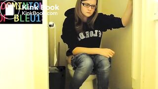 Girls Toilet Shitting_1