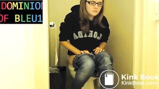 Girls Toilet Shitting_1