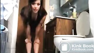 girl pooping and farting 5