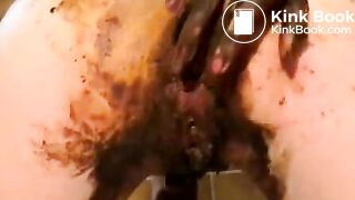 scat smearing woman