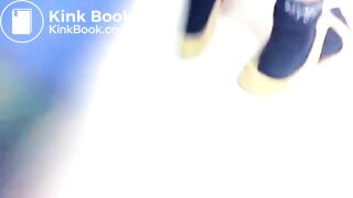 poopin on the toilet