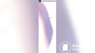 poopin on the toilet