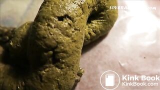 loverachelle2 takes 4 massive shits