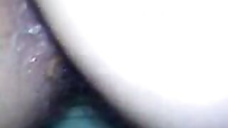 MOV00002_poop_shitting