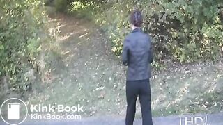 NSG pooping in tronc d arbre