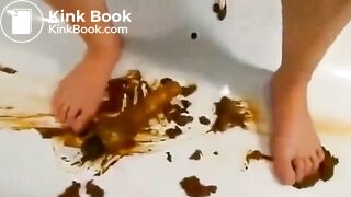 Fucking her shitty cunt