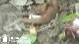 NSG beau poop in foret