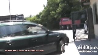 NSG brune poop in vestiaire