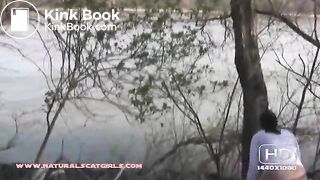 NSG brune shitting in foret