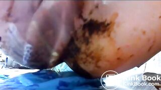 cute girl emma mastuebate with shit