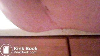 Fingering her dirty ass